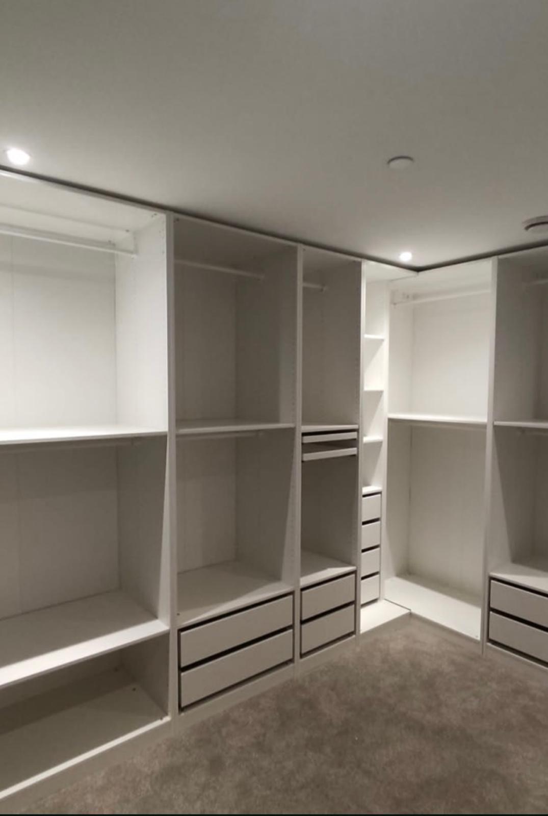 Fitted wardrobe and dressing room storage